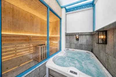 S Villa Ha Long - City Center, Near Beach - 6BR Private Villa with Pool, Jacuzzi, Sauna, Karaoke – Photos 7